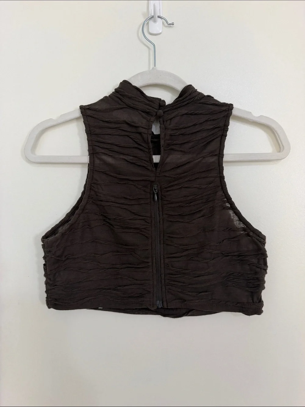 superdown sleeveless crop